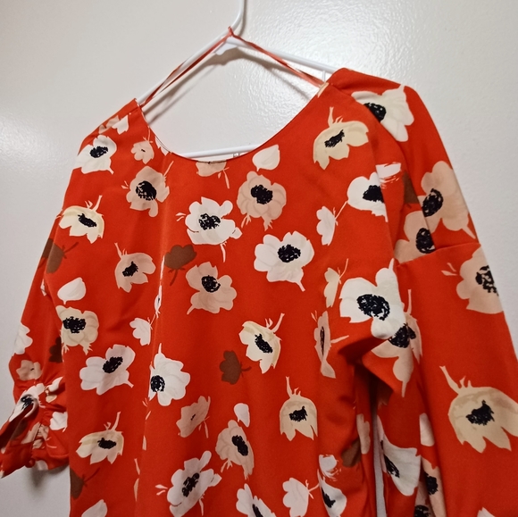Zara Button Back Plunge Boat Neckline 3/4 Sleeve Floral Top | Red Orange; sz M - Picture 4 of 14